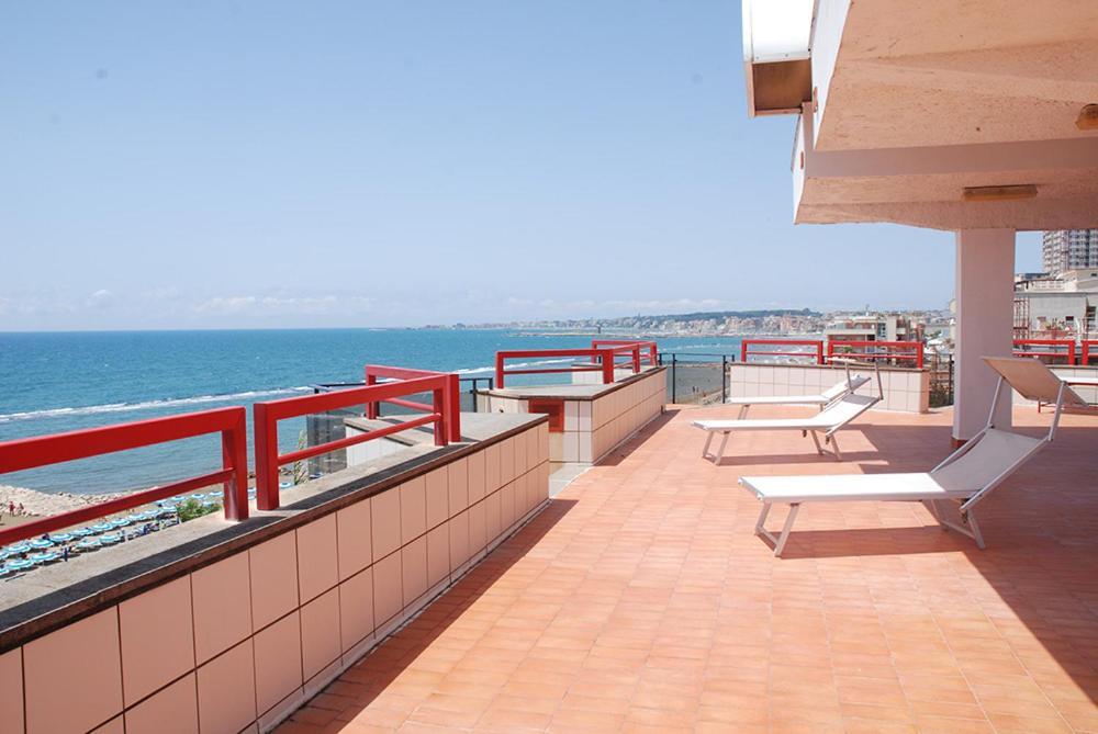 Hotel Neptunus Неттуно Екстер'єр фото
