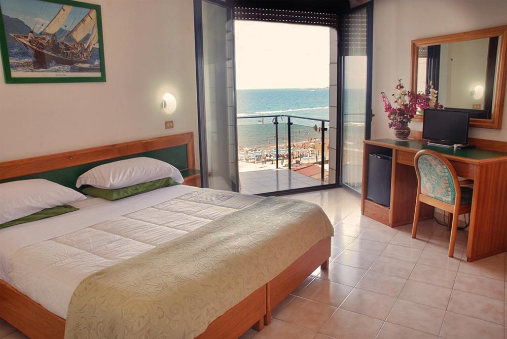 Hotel Neptunus Неттуно Екстер'єр фото
