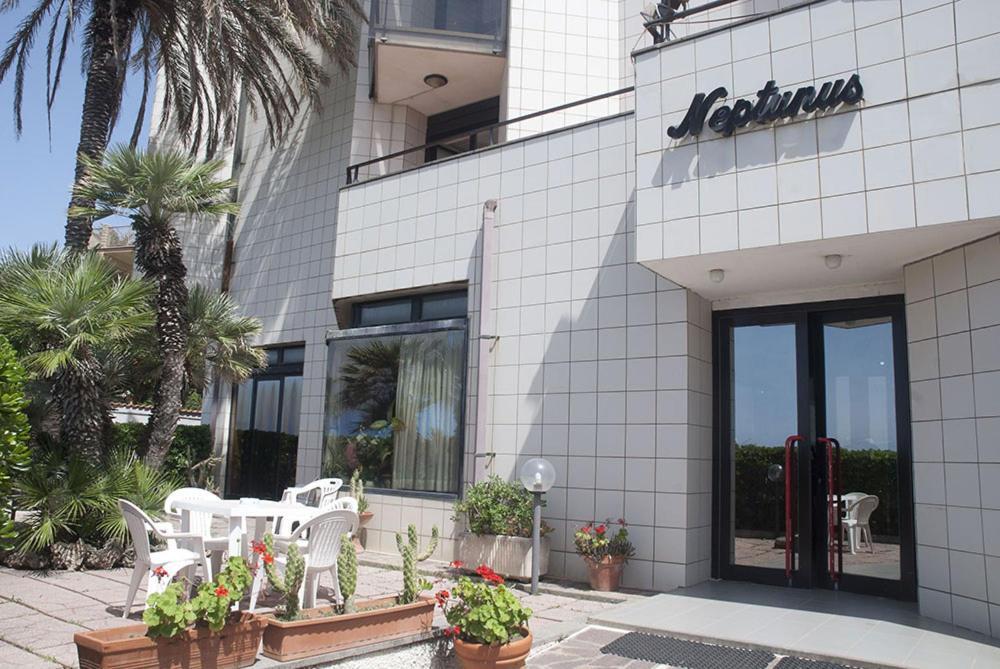 Hotel Neptunus Неттуно Екстер'єр фото